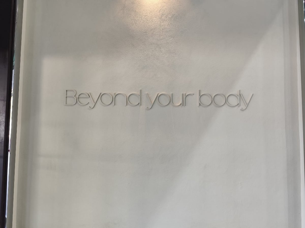 Letras corpóreas Beyond your body